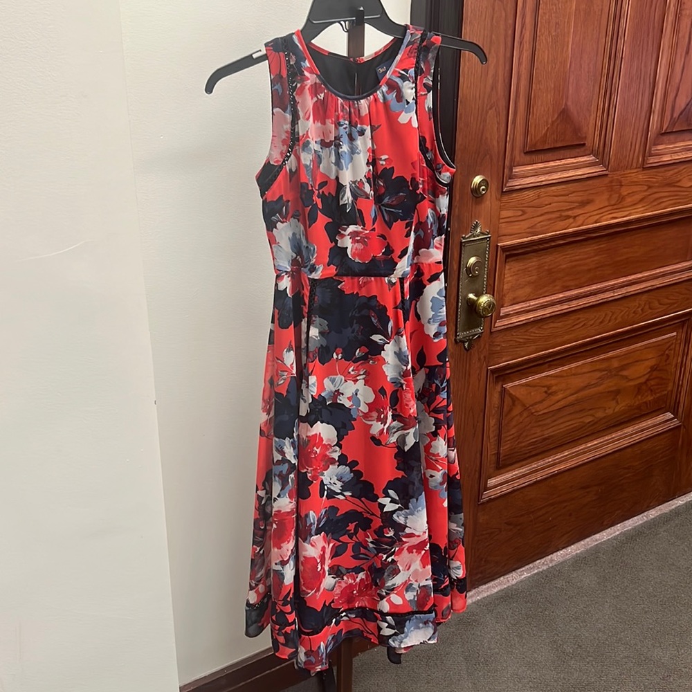 Just…Taylor floral dress